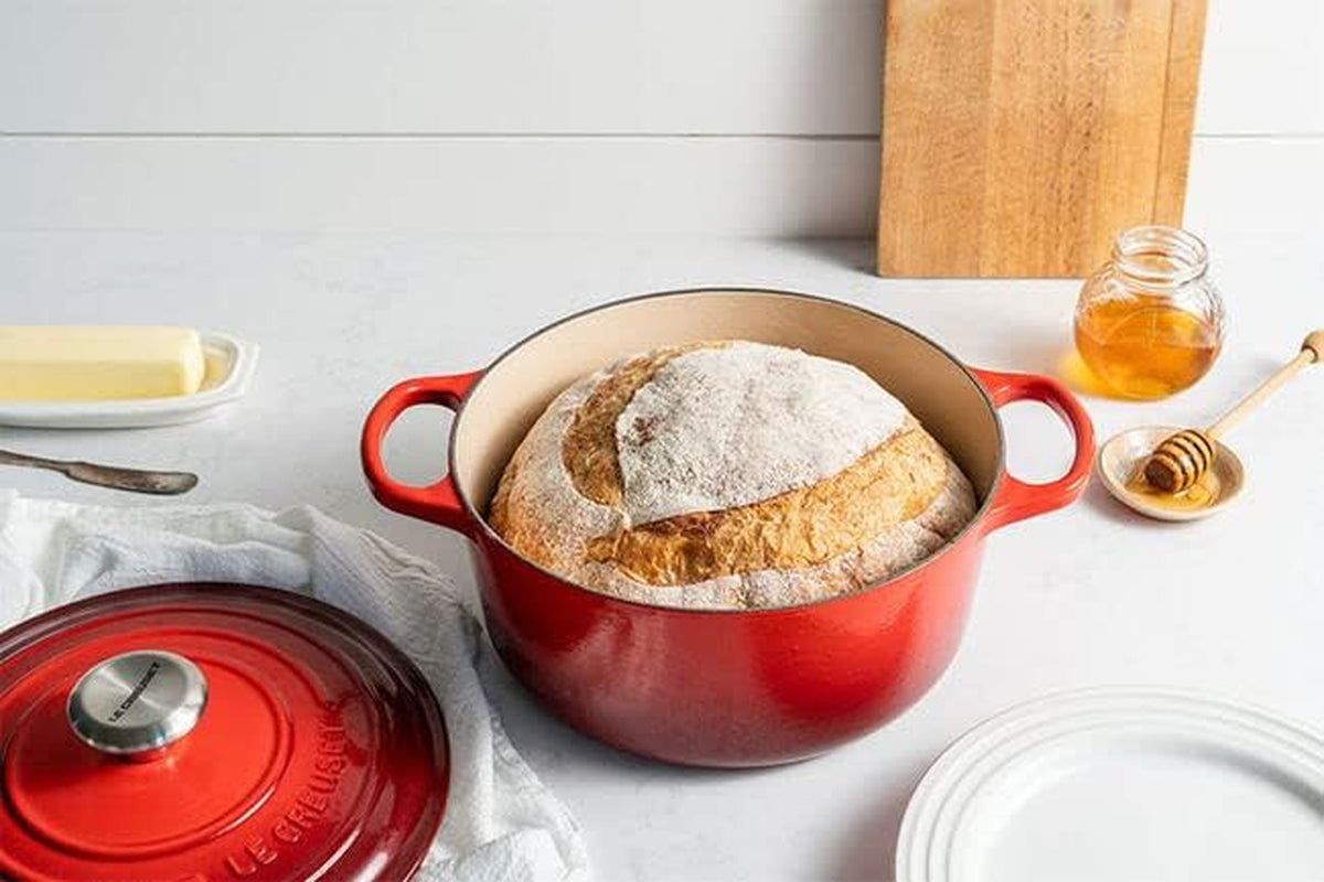 Enameled Cast Iron Signature round Dutch Oven, 7.25 Qt., Cerise