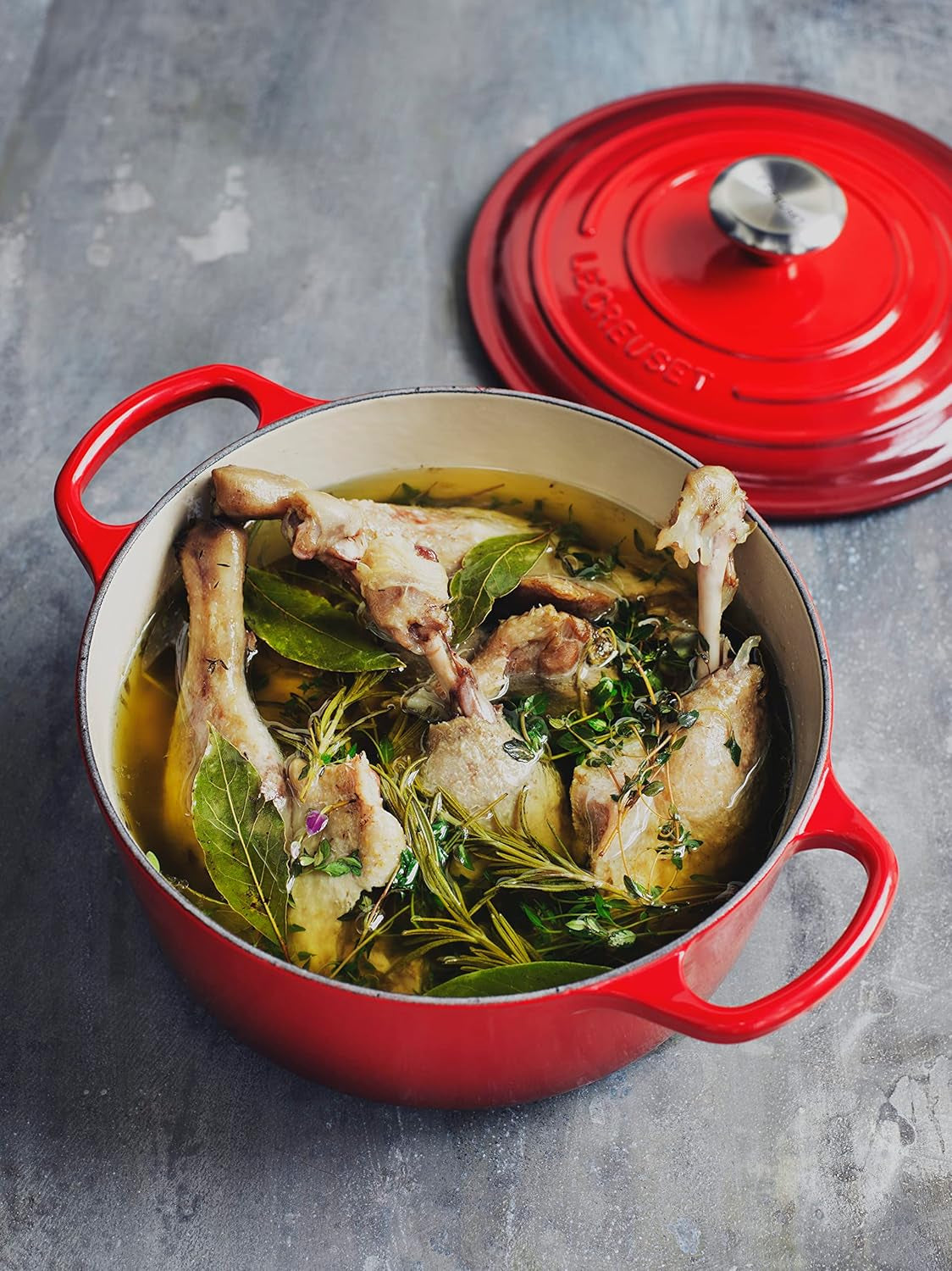 Enameled Cast Iron Signature round Dutch Oven, 7.25 Qt., Cerise