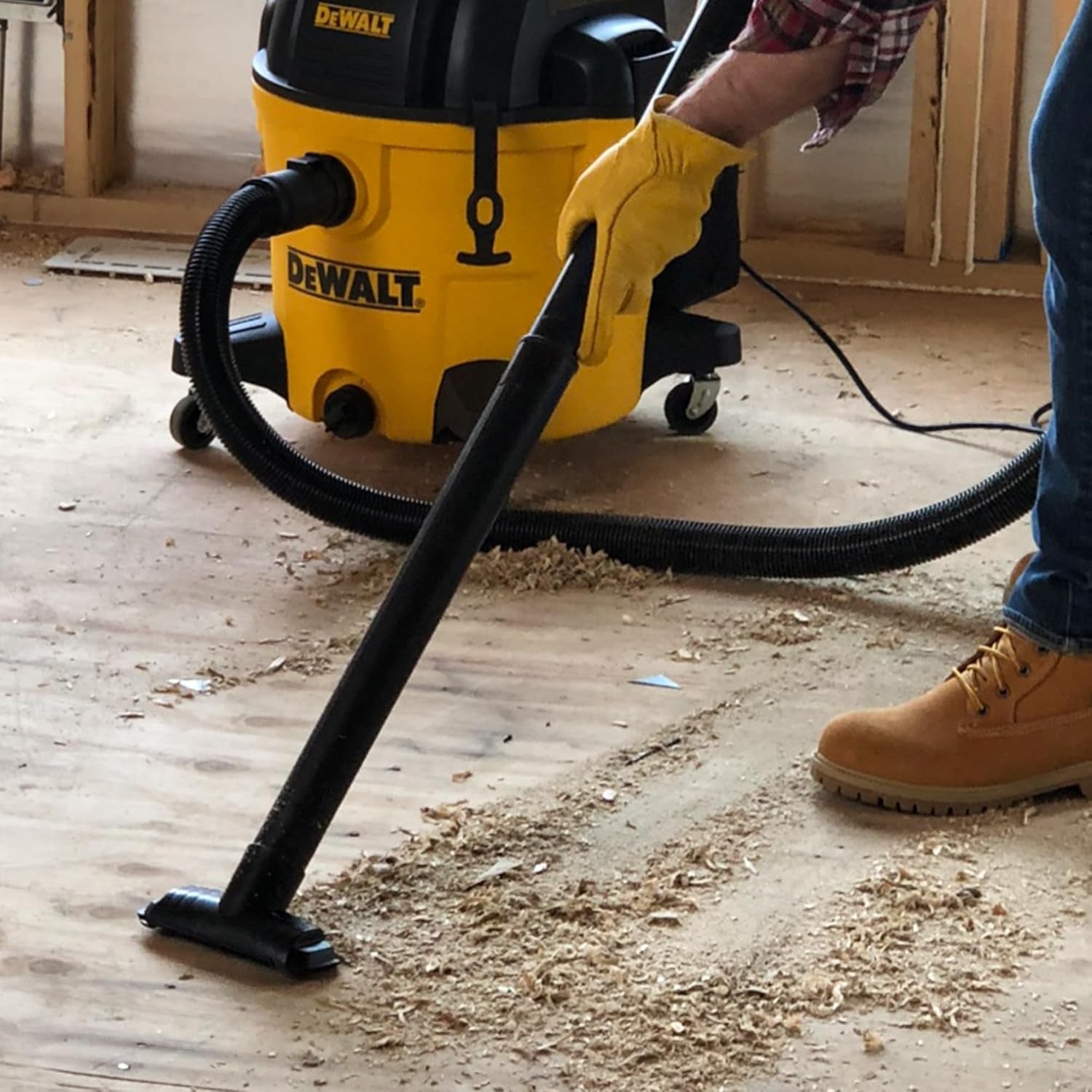 DXV14P Shop Vacuum Wet/Dry 14 Gallon, 6 HP Wet/Dry Vac with 110 CFM Powerful Scution, Yellow