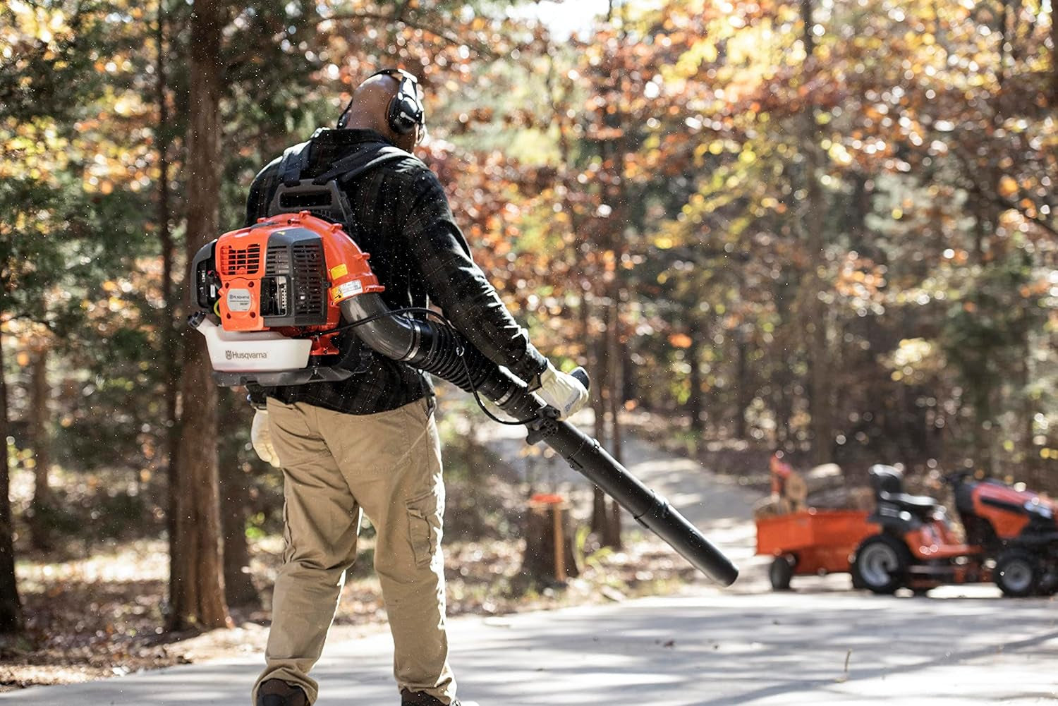 360BT Gas Leaf Blower, 65.6-Cc 3.81-HP 2-Cycle Backpack Leaf Blower with 890-CFM, 232-MPH, 30-N Powerful Clearing Performance and Load-Reducing Harness, Gifts for Men