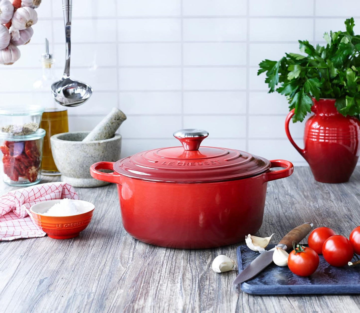 Enameled Cast Iron Signature round Dutch Oven, 7.25 Qt., Cerise